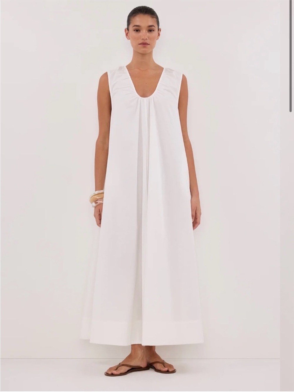 DISSH White Sleeveless V-Neck Maxi Dress
